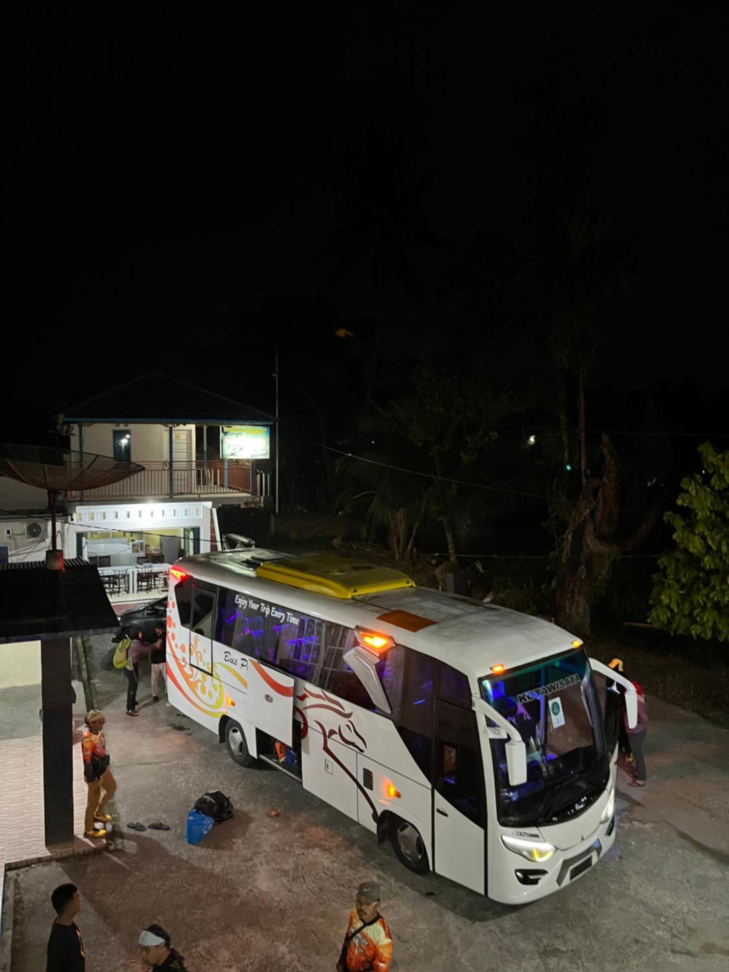 Penginapan Malompek Syariah Padang  Eksteriør billede